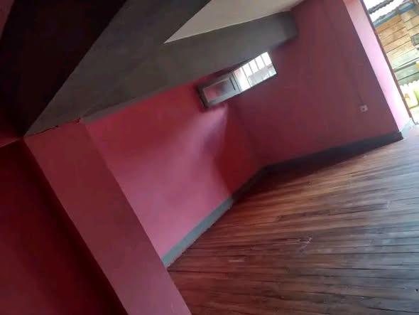 Mora lotra ohh  afaka visitena 
Trano ahofa  ...