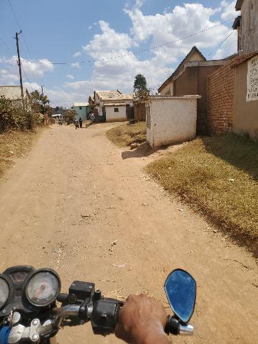 Tany mora be hoan'izay kelikely budget 
Toer ...