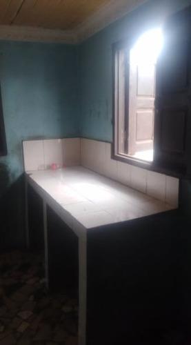 Trano ahofa amboditsiry 
.Efitra 2 ambony ri ...