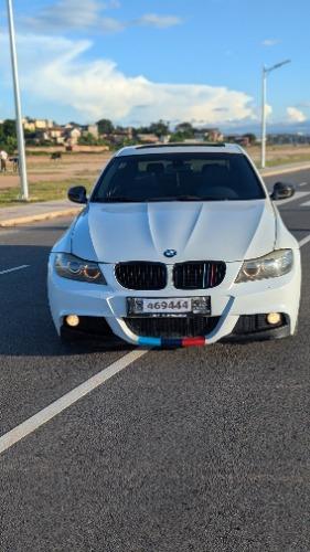 BMW E90 320D LCI Phase2 pack M
A vendre ou é ...