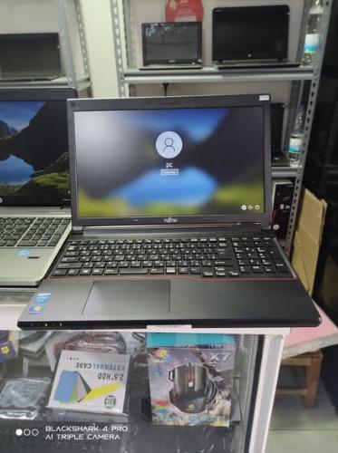 Laptop Fujitsu Core i5 (3ème Gen)   
 RAM 4G ...