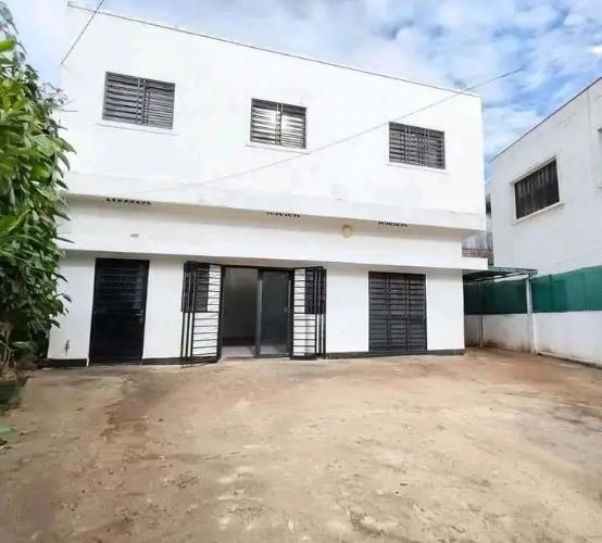 villa à étage type F5  en cohabitation
 situ ...