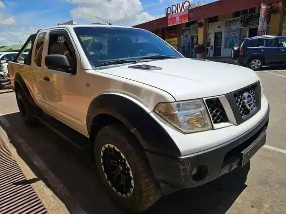 4*4 Nissan Navara Extra cabineMoteur diesel d ...