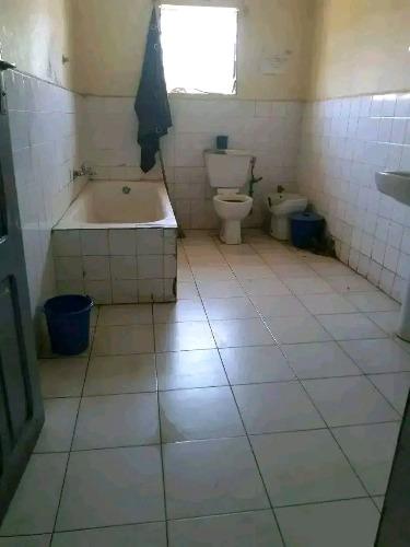 Aiza le pianatra mitady trano 1chambre mis cu ...