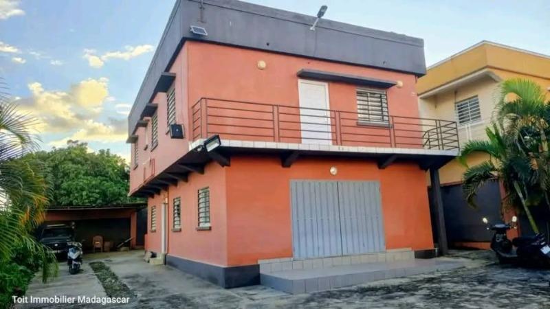 UNE VILLA A ETAGE A VENDRE A TALATAMATY
Une  ...