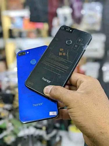 HONOR 9i 
Ram 4Gb
Memoire 64Gb (extensibles ...