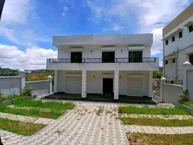 Villa étage à vendre ALASORA  pas loin du Bur ...