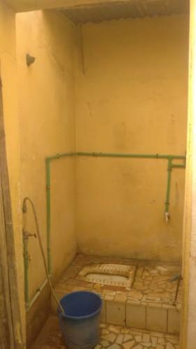Trano ahofa majunga 
 Chambre 2 carreaux mis ...