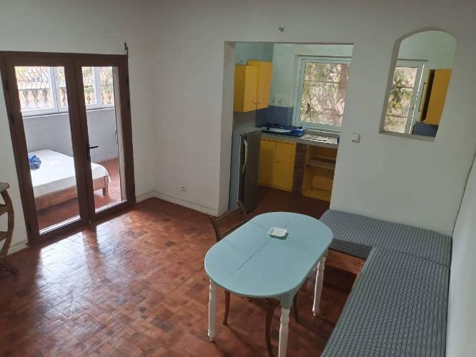 APPARTEMENT T2 MEUBLÉ – ANKADIVATO
À louer : ...