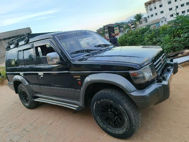 A vendre MITSIBUSHI V 44
Moteur 4D45 Turbo i ...