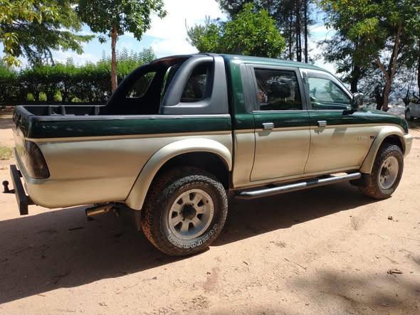 MITSUBISHI L200 STRADA. Année 2006. Moteur 4D ...