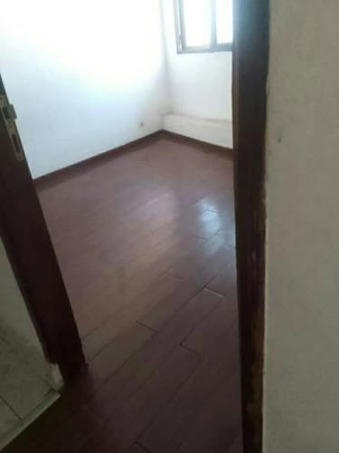 Appartement A Louer Antsakaviro,
3eme etage ...