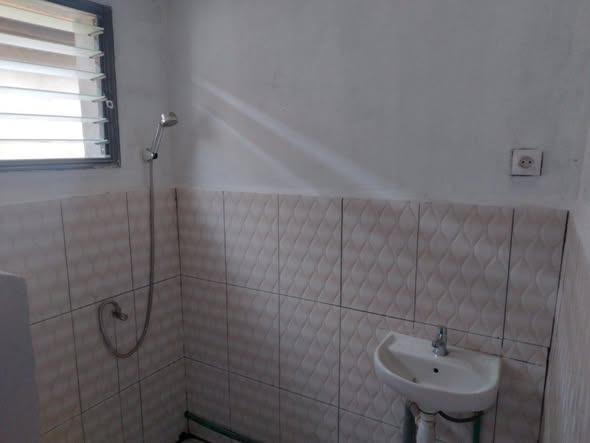 Trano Ahofa
Anosizato Ouest
1ère étage Tran ...