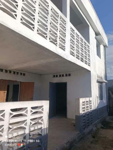 UN VILLA ETAGE EN COUR DE FINITION À VENDRE I ...