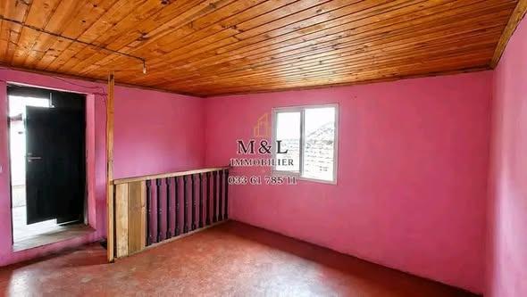 TRANO AHOFA ANKAZOMANGA
- Efitra 1 ambony am ...