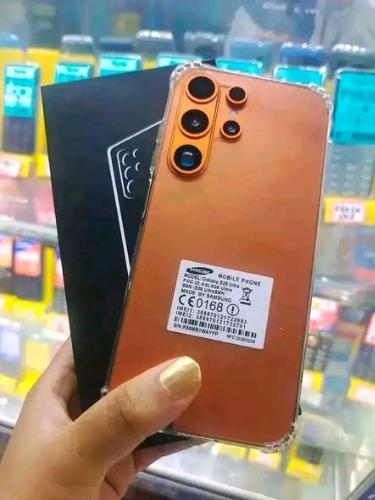 Samsung  galaxy s26 ultra      
Réseau  :4G/ ...