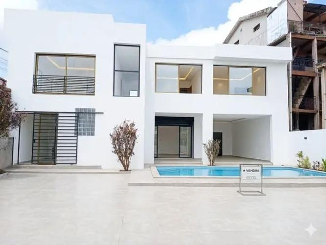 Reserver dès maintenant villa avec piscine à  ...