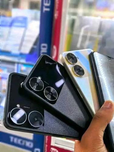 REALME V30 5G 
Stockage 128Go
Ram 8Go
Andr ...