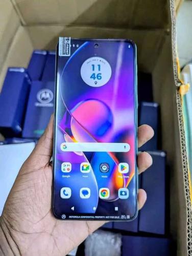 Motorola G54 
Caractéristiques principales : ...