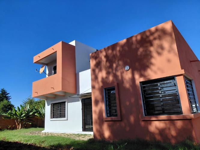 Nous mettons en location notre villa à Ivato. ...