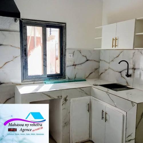 A_LOUER sur ANALAMAHITSY
Appartement T3 neuv ...