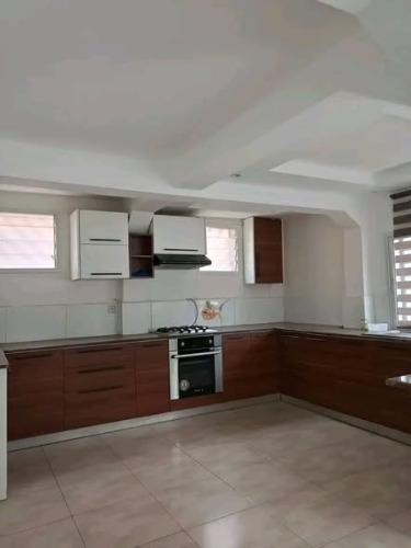 VILLA À LOUER – AMORONAKONA (QUARTIER RÉSIDEN ...