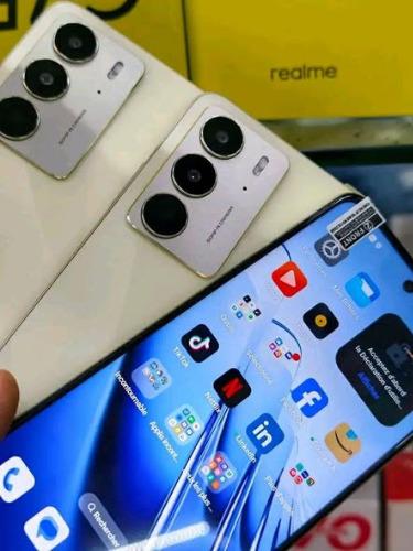 REALME  C75 5G 
RAM 8Go
Stockage 256Go
_Éc ...