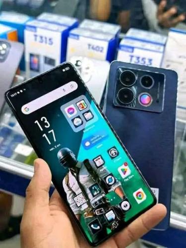 INFINIX NOTE 40 5G ORIGINAL 
Écran : 6,78