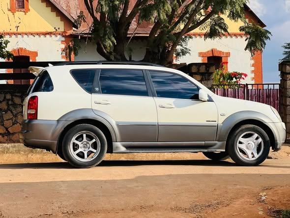  SsangYong Rexton phase 3 RX7 Noblesse
fiara ...