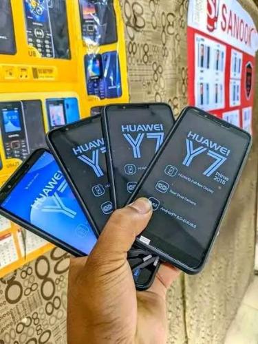HUAWEI Y7 2018
Ram 4Go
Mémoire 64Go
Apn 13 ...