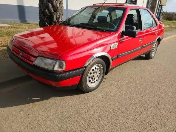 PEUGEOT 405
Moteur diesel 1,9
4 portes, jan ...