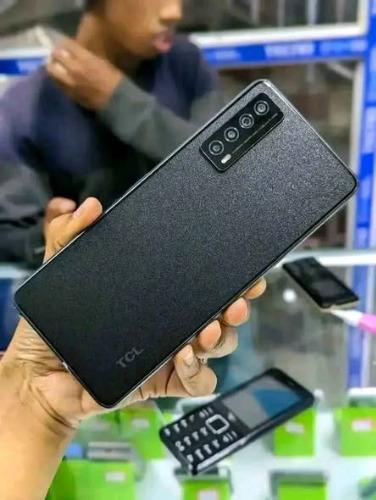 TCL G STYLUS 5G
Ram: 4Go
Memoire: 128Go
Ve ...