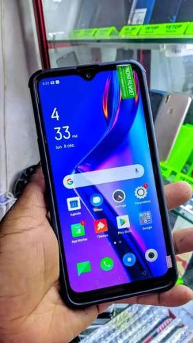 OPPO A12
VERSION 9
BATTERIE 4230mAh 
ECRAN ...