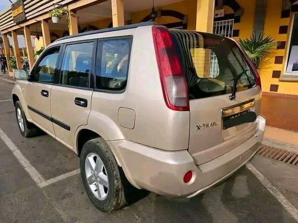 4x4 Nissan xtrail diesel dci annee 08 boite m ...