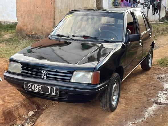 A VENDRE Peugeot 205 ancien

Moteur matory  ...