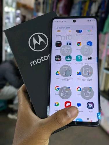 MOTOROLA  EDGE 5G UW  2021
Ram:6Go 
Stockag ...