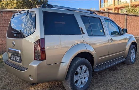  À VENDRE ou À ÉCHANGER- Nissan Pathfinder  P ...