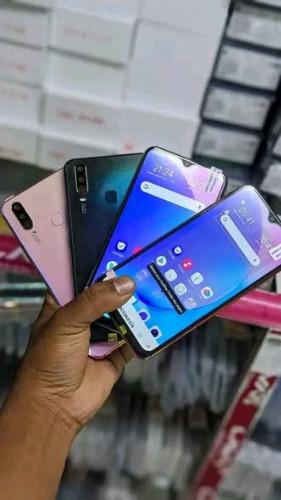 O  Y17    
#𝗼𝗿𝗶𝗴inal 
  - Ram 4GB
  -  ...