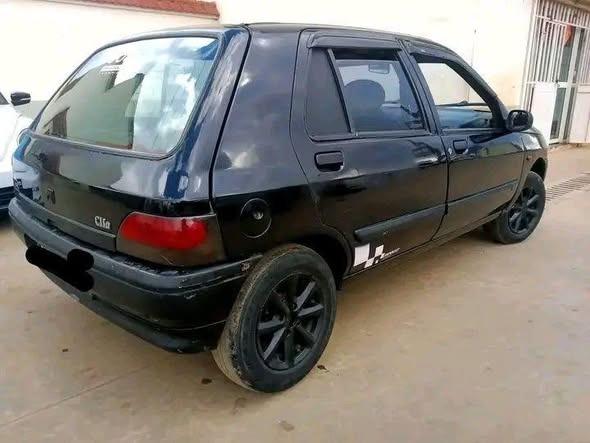 A vendre
Renault clio 5porte
Moteur essence ...