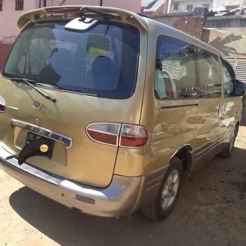 À vendre : hyundai starex svx 9 place 
Moteu ...