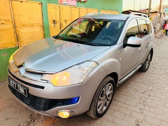 Citroën C-Crosser 4WD / 07 places
Année 2009 ...