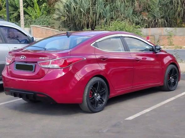 Hyundai AVANTE M16 GDi
En parfait état et pu ...