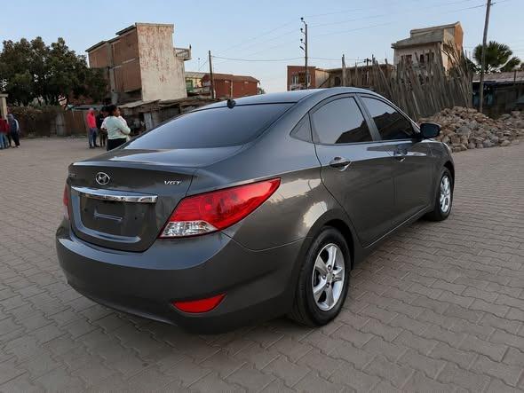À vendre Hyundai accent  Full Numéro étranger ...