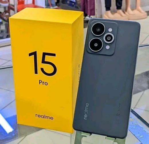 Realme 15 pro 5G
_Ram 12Gb 
_Interne 128G/2 ...