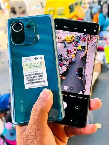 XIAOMI 11 PRO 
??Ram : 8Go / Stockages Inter ...