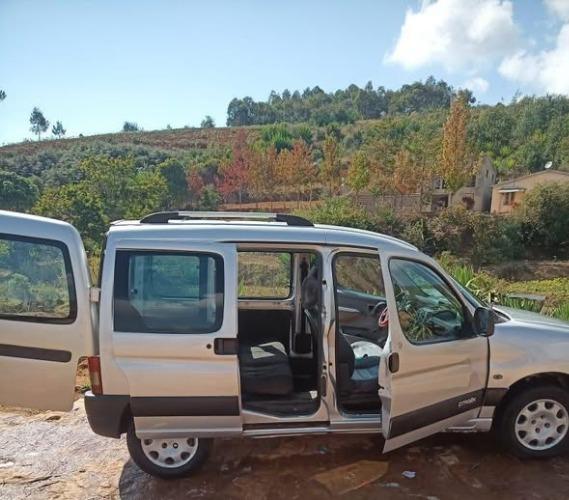 Citro?n+berlingo+ann?e+2007,diesel+DW8,vitr?+ ...