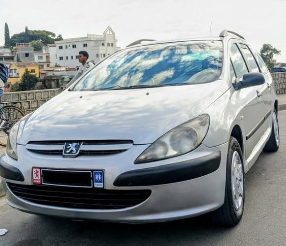 Peugeot 307 break
 moteur essence (mitete ra ...