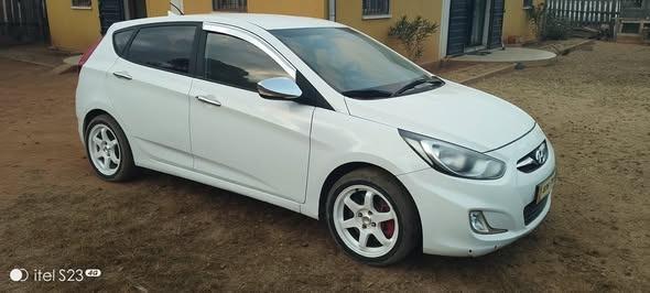 ?. vendre.
*hyundai accent wit 1,6l vgt.
*a ...