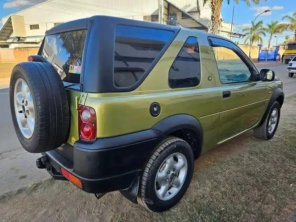  LAND ROVER FREELANDER 4x4 ? 3 PORTES 
 Esse ...