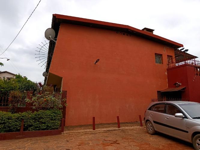 ? Vendre?
CITE AMBOHIPO 
PARTIE TR?S CALME ...